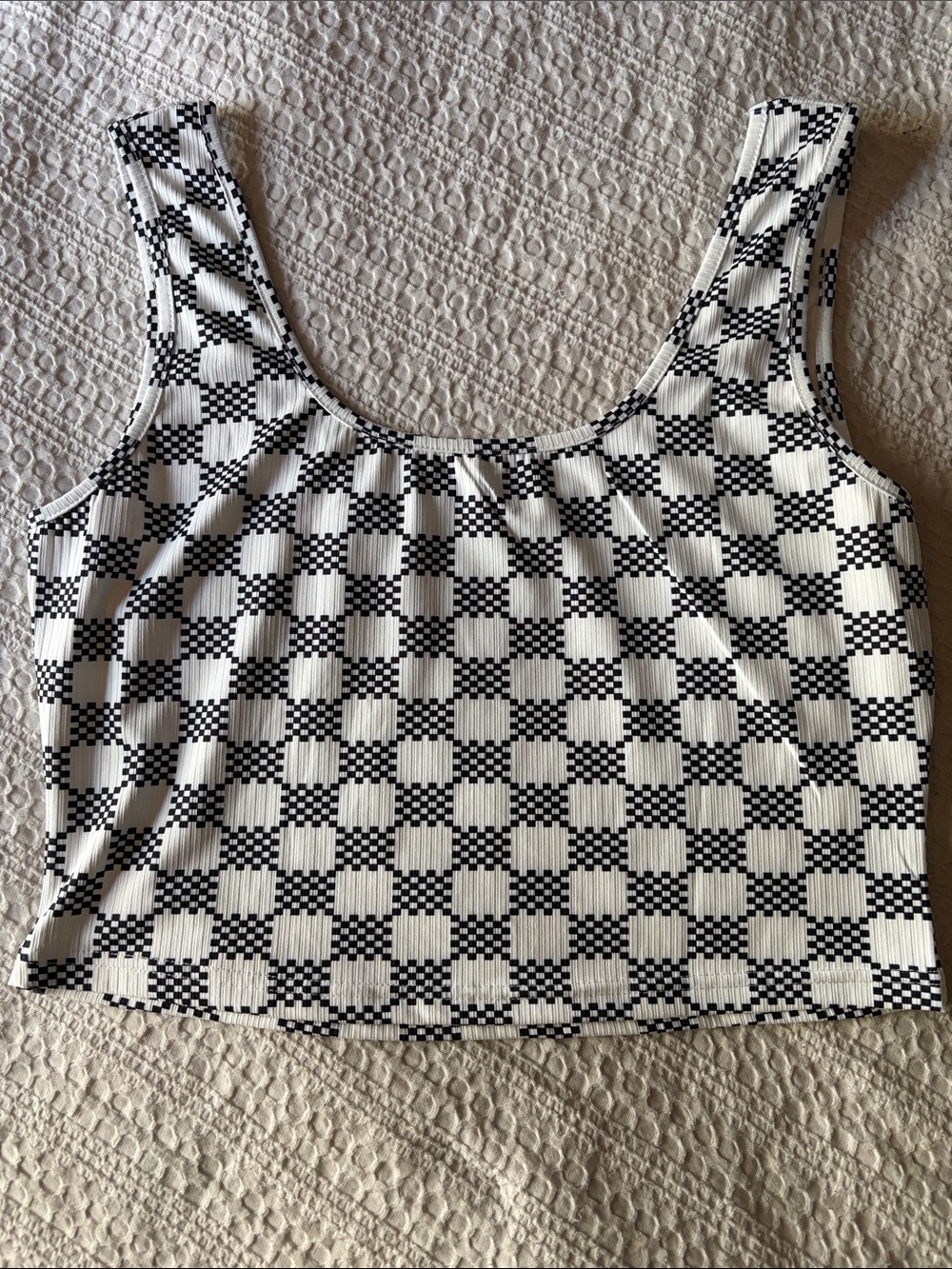 Checkerboard Ribbed Scoop Neck Tank Top - Black & White